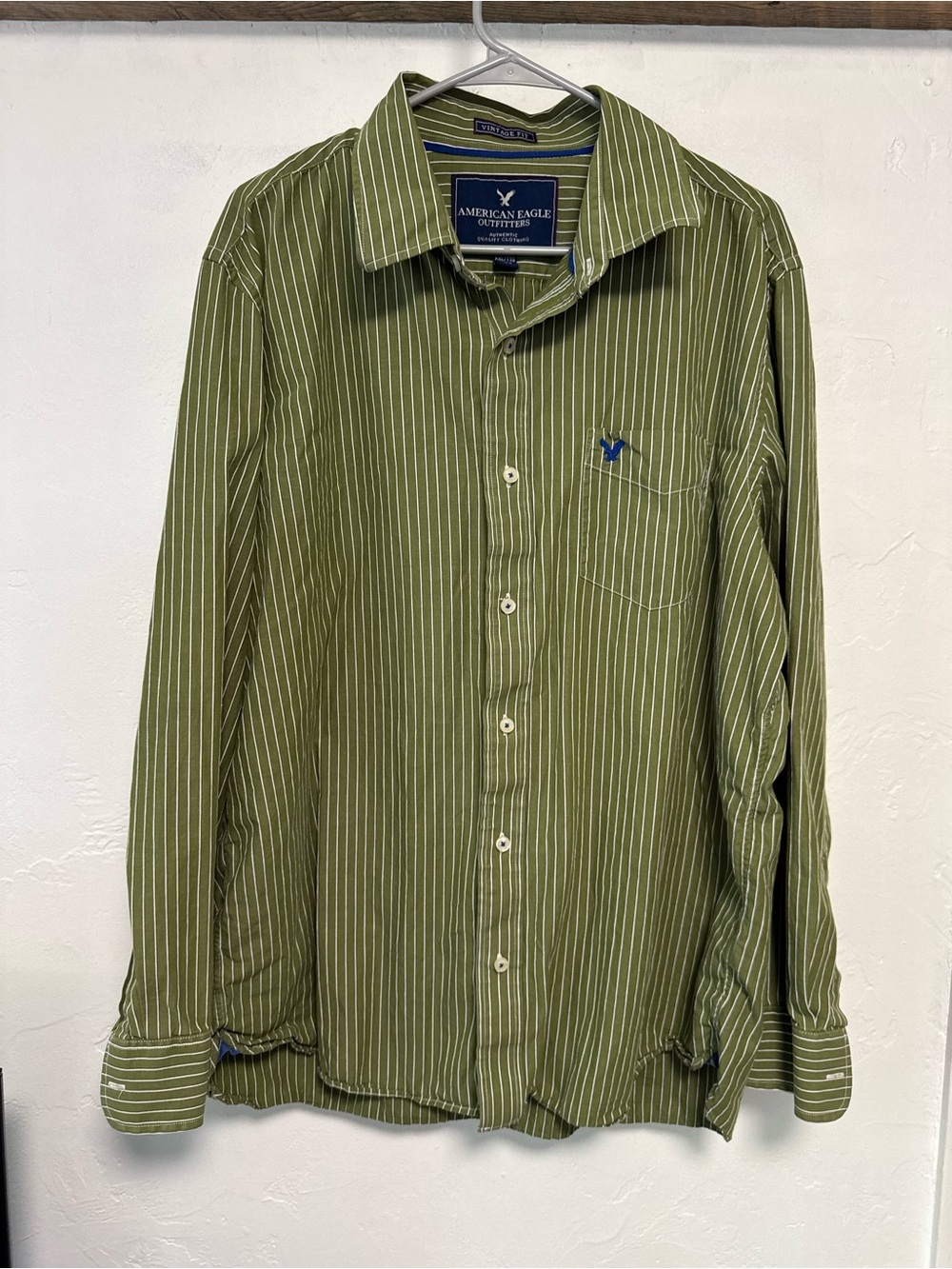 Y2K Vintage Fit American Eagle Outfitters Green Stripe Men's Button-Up Shirt